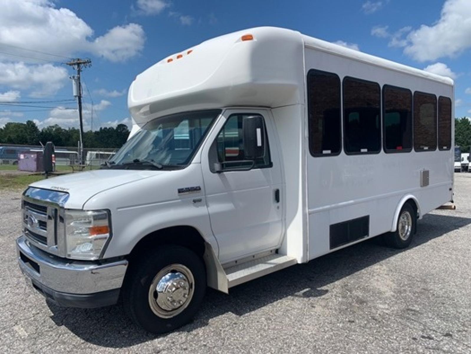 2012 White /Blue Ford E350 with an 5.4L engine, Auto transmission, 0.000000, 0.000000 - 2012 Ford E-350 Starcraft Conversion - 5.4L V8 Gas Engine - Automatic Trans - Electric Entrance Door - 8 Passengers + 2 Wheelchairs - Mid Back Seats - Retractable Seat Belts - Stainless Wheel Simulators - Front and Rear A/C - Handicap Lift - 6 New Tire s - Photo #5