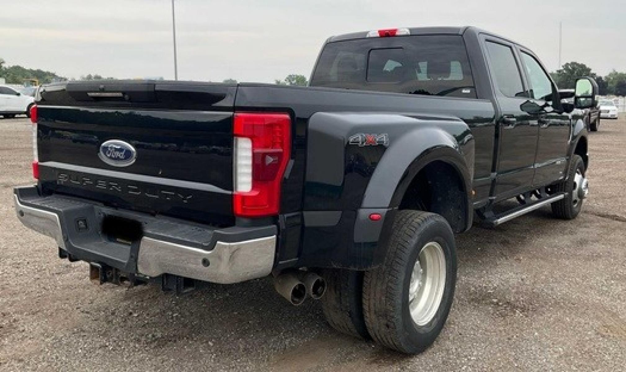 2017 Black /Black Ford F-350 SD Lariat Crew Cab Long Bed DRW 4WD (1FT8W3DT1HE) with an 6.7L V8 OHV 16V DIESEL engine, 6A transmission, located at 1725 US-68 N, Bellefontaine, OH, 43311, (937) 592-5466, 40.387783, -83.752388 - Photo #3