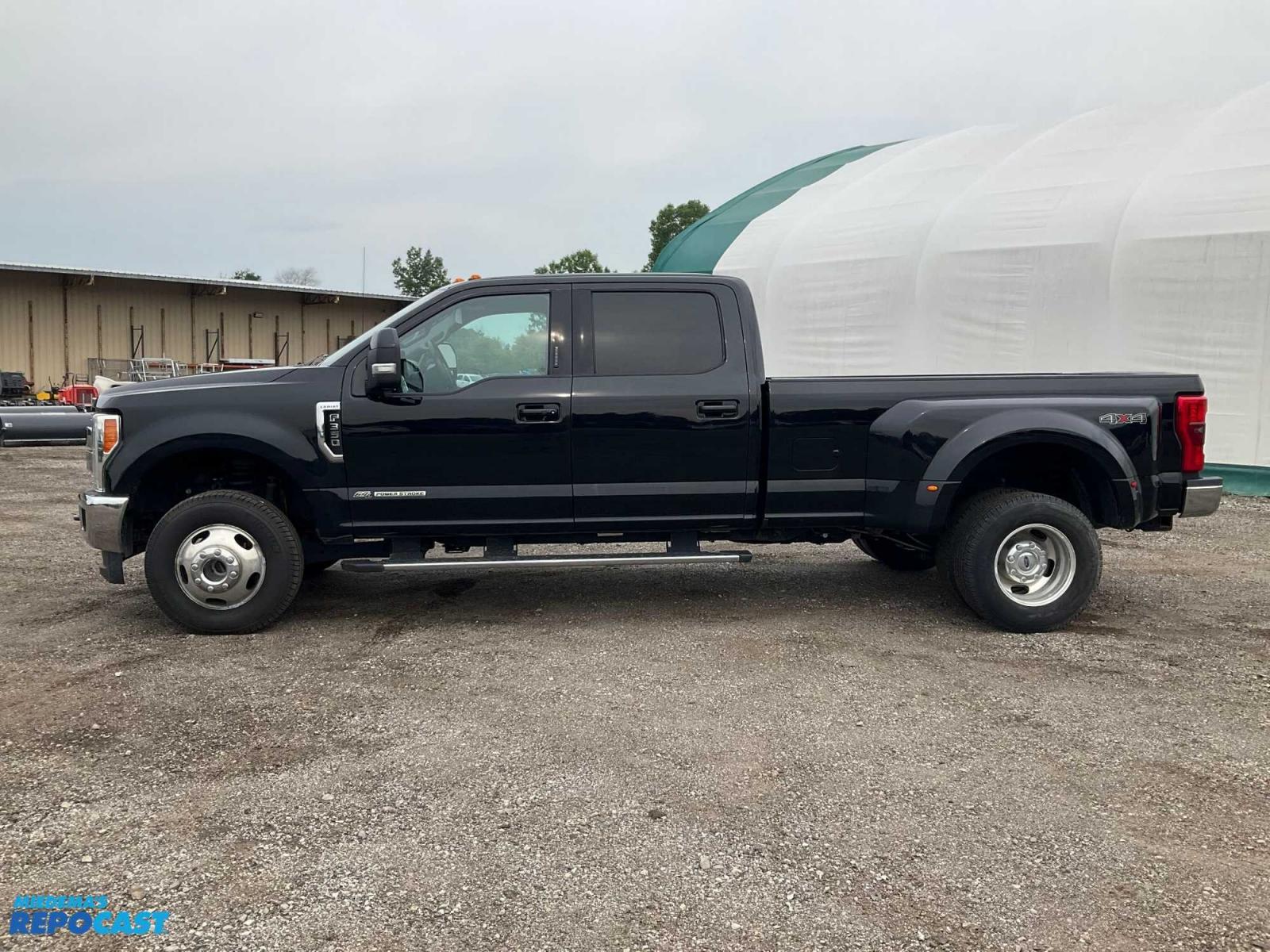 2017 Black /Black Ford F-350 SD Lariat Crew Cab Long Bed DRW 4WD (1FT8W3DT1HE) with an 6.7L V8 OHV 16V DIESEL engine, 6A transmission, located at 1725 US-68 N, Bellefontaine, OH, 43311, (937) 592-5466, 40.387783, -83.752388 - Photo #5