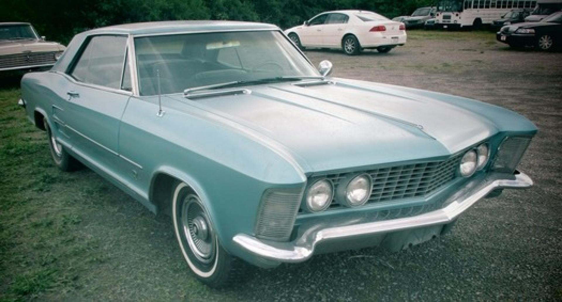 1963 Blue /Gray Buick Rivera (7J1103101) with an 425 V8 engine, Auto transmission, located at 1725 US-68 N, Bellefontaine, OH, 43311, (937) 592-5466, 40.387783, -83.752388 - 1963 BUICK RIVERA 2dr Optional 425ci V8 “Wildcat 465 Nail-head Motor”, Auto w/floor shift, Blue/Gray, AM Radio w/rear speaker, Remote Mirror control, PW, PS, PB, Burglar alarm, new tires. - Photo#2