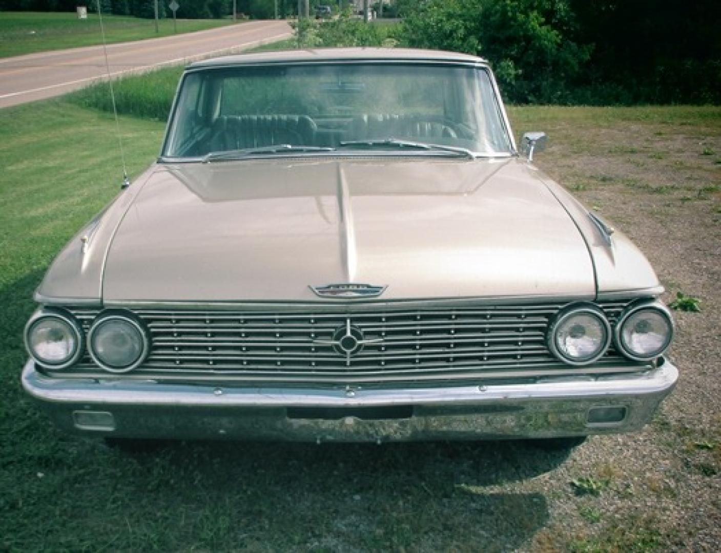 1962 Champagne /Gold Ford Galazie with an 352 V8 engine, Auto transmission, located at 1725 US-68 N, Bellefontaine, OH, 43311, (937) 592-5466, 40.387783, -83.752388 - 1962 FORD GALAXIE 500 “XL Edition” 2dr Hardtop, 352 V8, auto, Recent Champagne paint/Gold bucket seats/Console w/floor shift, AM radio, PS, new tires, - Photo#3