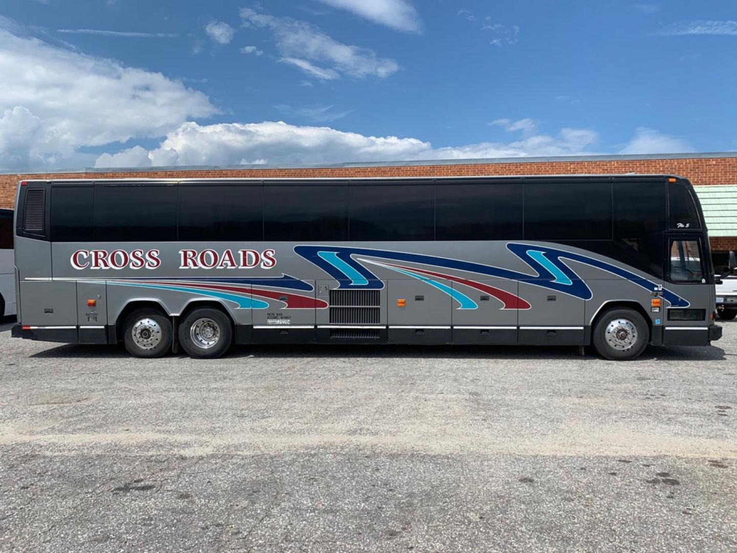 1998 Prevost HS-45 with an Detroit Diesel Series 60 engine, Allison transmission, 0.000000, 0.000000 - 1998 Prevost H3-45 - Series 60 Detroit Diesel - Allison Automatic Transmission - 45' - 56 Passengers -Enclosed Parcel Racks - 5 Flat Screens and DVD - Photo#1