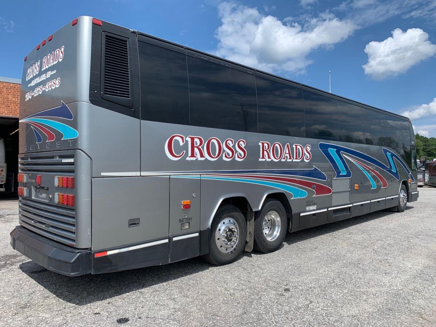 1998 Prevost HS-45 with an Detroit Diesel Series 60 engine, Allison transmission, 0.000000, 0.000000 - 1998 Prevost H3-45 - Series 60 Detroit Diesel - Allison Automatic Transmission - 45' - 56 Passengers -Enclosed Parcel Racks - 5 Flat Screens and DVD - Photo#2