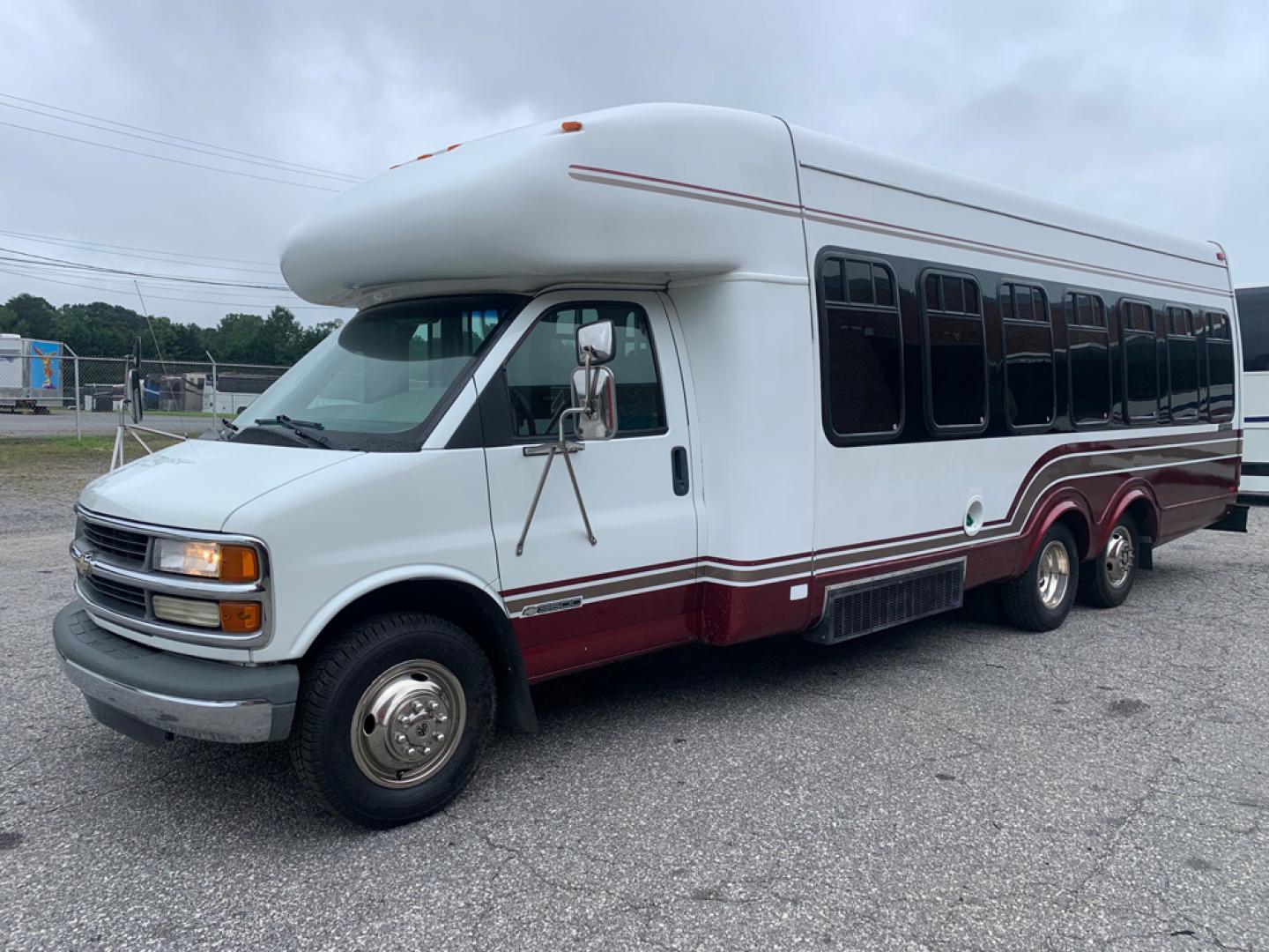 2000 White /Gray Chevrolet 3500 with an Diesel engine, Auto transmission, 0.000000, 0.000000 - 2000 Chevrolet 3500 Startrans Conversion, 6.5L Diesel Jasper Rebuilt Engine, Automatic Transmission, 28 passengers & driver, 24 passengers with Luggage, High Back Seats, Seat Belts, Aisle Sliders, Overhead Storage, Front/Rear A/C, Stainless Wheel Simulators. - Photo#6