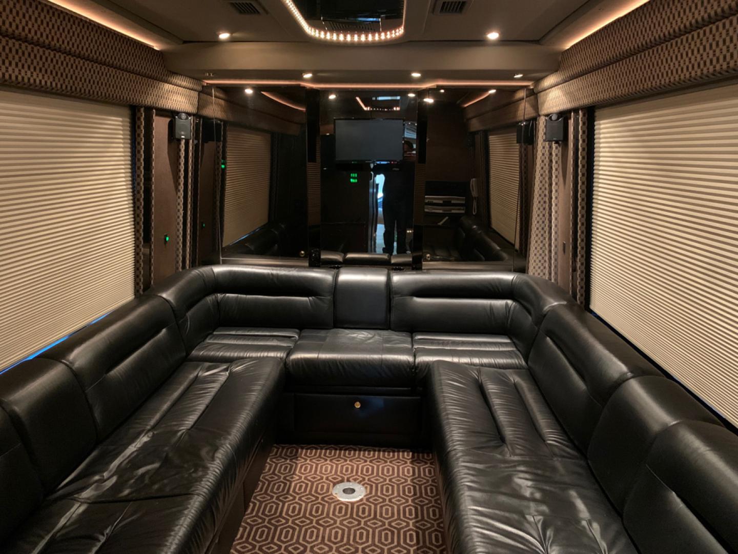 2006 Black MCI E4500 with an Caterpillar D13 Diesel engine, Allison transmission, 0.000000, 0.000000 - 2006 MCI – Caterpillar D13 Diesel, Allison Trans, 45’ Long, Front Lounge, Kitchen, Bath w/Shower, Rear Lounge (could convert to Bedroom), Closet Space, 2 Electric Awnings, 2 Roof A/C w/Heat Strips, 20KW EPS Diesel Generators, Aluminum Wheels, Interior by Amadas, One Owner, Garage Kept. - Photo#22