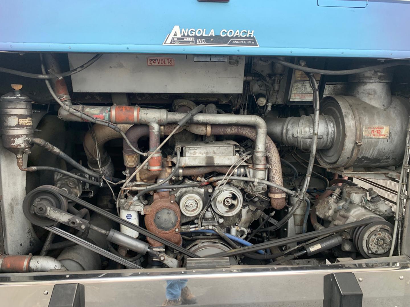 1989 Prevost XL with an 8V-92 Detroit Diesel engine, Allison transmission, located at 1725 US-68 N, Bellefontaine, OH, 43311, (937) 592-5466, 40.387783, -83.752388 - 1989 PREVOST XL - 8V-92 Detroit Diesel Engine, - Allison Automatic Transmission - Aluminum Wheels - Martin Diesel Generator - 3 Cruise Air Units - 40' Long - Electric Awning - Front Lounge – Kitchen - Restroom with Shower - Rear Bedroom - Angola Coach – Mileage TMU - Photo#20