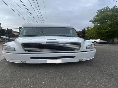 2015 Freightliner Newport Coach