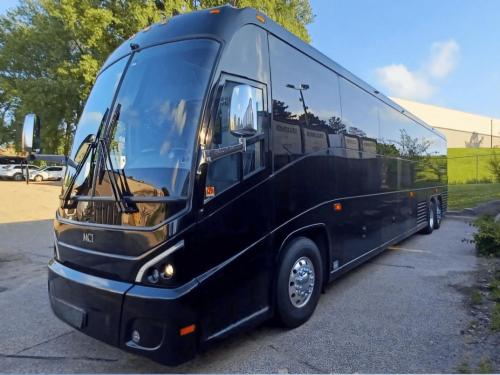 2018 MCI J4500