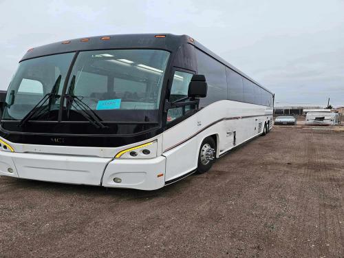 2013 MCI J4500