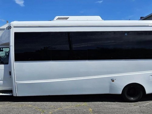 2019 FORD E450 BERKSHIRE LIMO