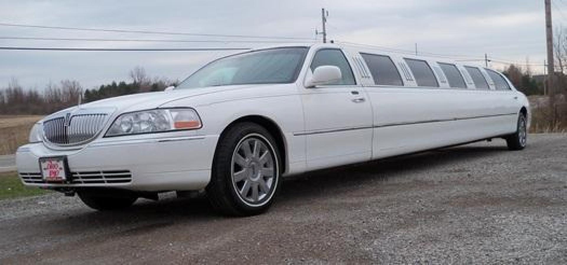 2006 White Lincoln Town Car (1LNHM81V86Y) with an 4.6-Liter 8 Cylinder Engine engine, located at 1725 US-68 N, Bellefontaine, OH, 43311, (937) 592-5466, 40.387783, -83.752388 - 2006 LINCOLN 180” SUPER STRETCH-GREAT LAKES LIMOUSINE "BODY SHOP SPECIAL" White w-2 tone gray J-seat int, 3 7” flat screens TV-AM-FM-CD-DVD, stainless fiber optic ceiling, champagne-ice boxes, deluxe black lacquered bar w-stem & glassware, front, rear controls & dual alternators. Chrome Wheels - Photo#0