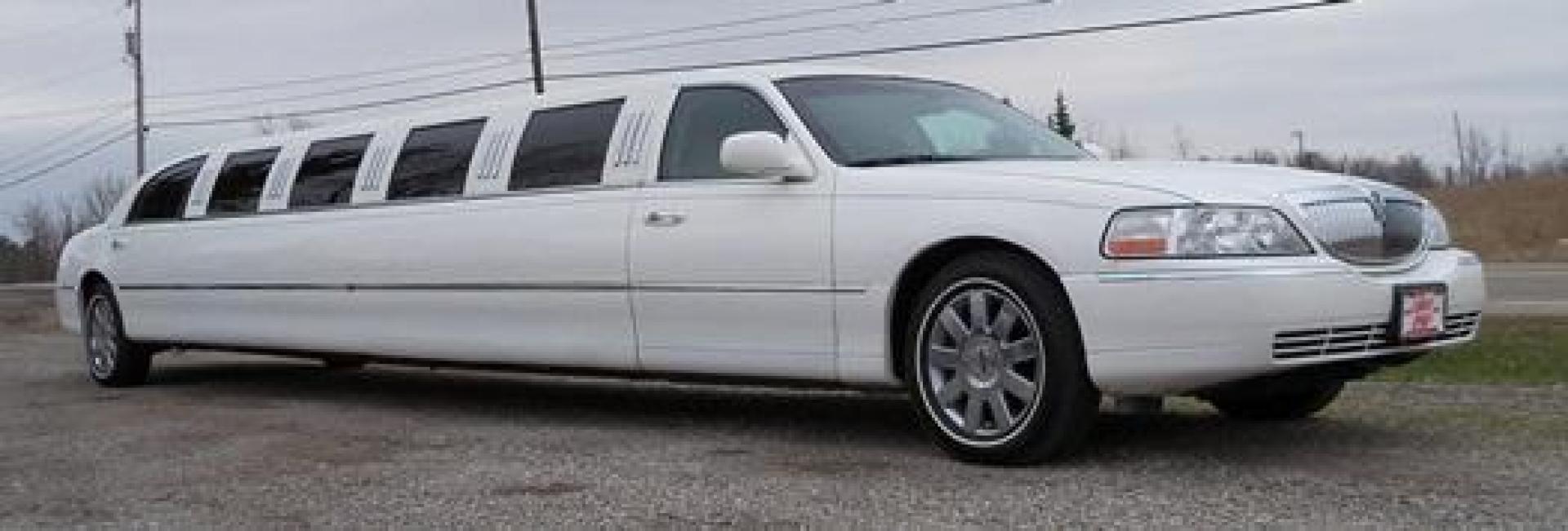 2006 White Lincoln Town Car (1LNHM81V86Y) with an 4.6-Liter 8 Cylinder Engine engine, located at 1725 US-68 N, Bellefontaine, OH, 43311, (937) 592-5466, 40.387783, -83.752388 - 2006 LINCOLN 180” SUPER STRETCH-GREAT LAKES LIMOUSINE "BODY SHOP SPECIAL" White w-2 tone gray J-seat int, 3 7” flat screens TV-AM-FM-CD-DVD, stainless fiber optic ceiling, champagne-ice boxes, deluxe black lacquered bar w-stem & glassware, front, rear controls & dual alternators. Chrome Wheels - Photo#1