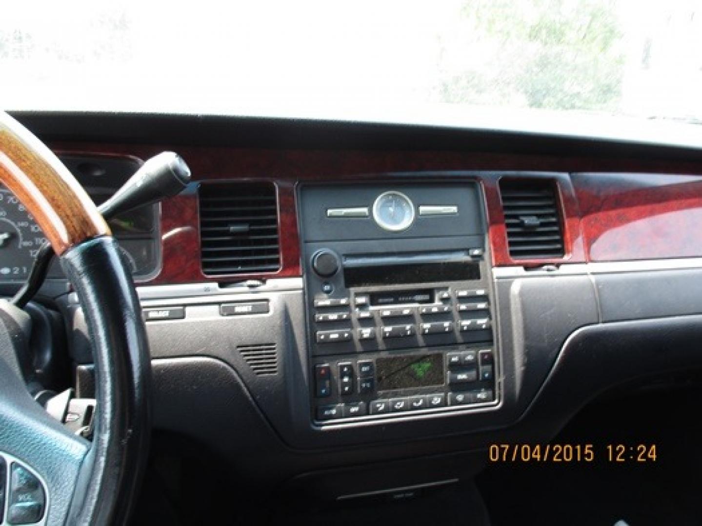 2004 White Lincoln Town Car (1LNHM83W44Y) with an 4.6-Liter 8 Cylinder Engine engine, located at 1725 US-68 N, Bellefontaine, OH, 43311, (937) 592-5466, 40.387783, -83.752388 - 2004 LINCOLN 180” SUPER STRETCH-ULTRA, White-Black Lth. J-Seat Int., Mirrored ceiling, AM-FM-CD-DVD-TV’s, bar w-champ-ice buckets & glassware, needs some exterior cosmetic workMAKE OFFER - Photo#12